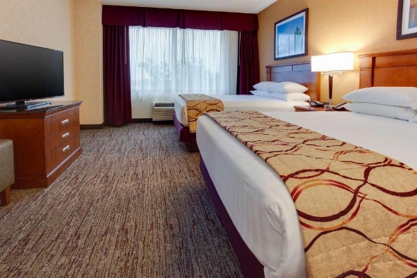 Drury Inn & Suites West Des Moines image 16