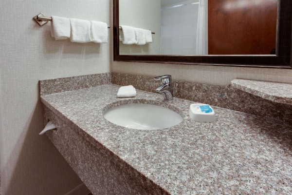 Drury Inn & Suites West Des Moines image 27